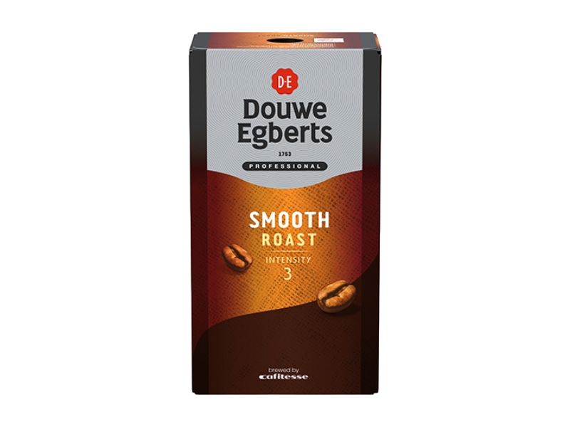 een pak douwe egberts cafitesse smooth roast koffie